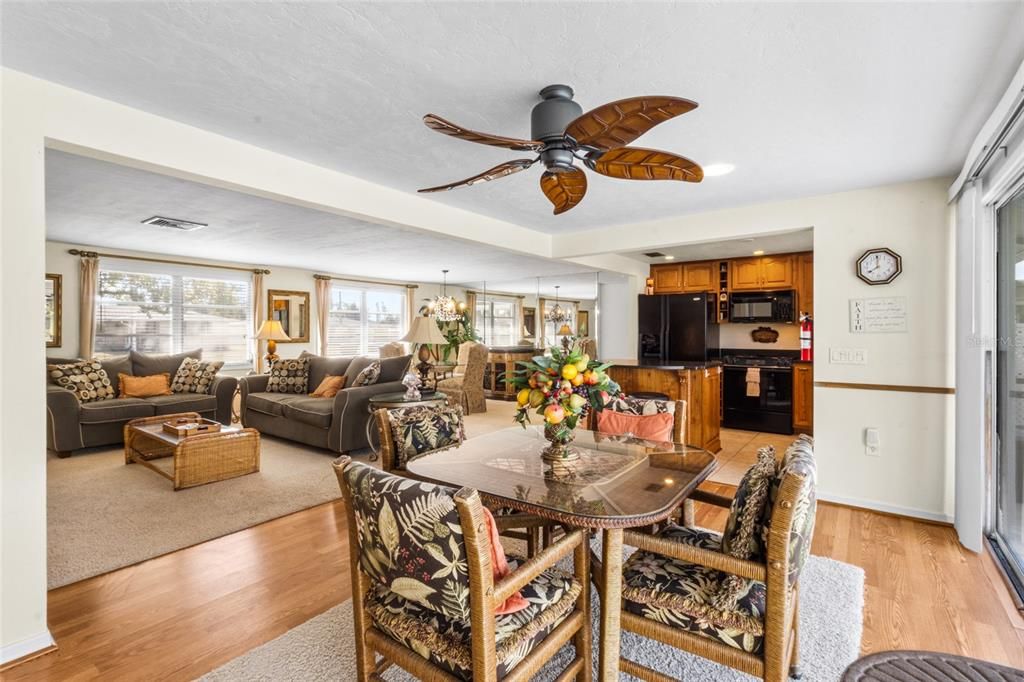 For Sale: $469,900 (2 beds, 2 baths, 1299 Square Feet)