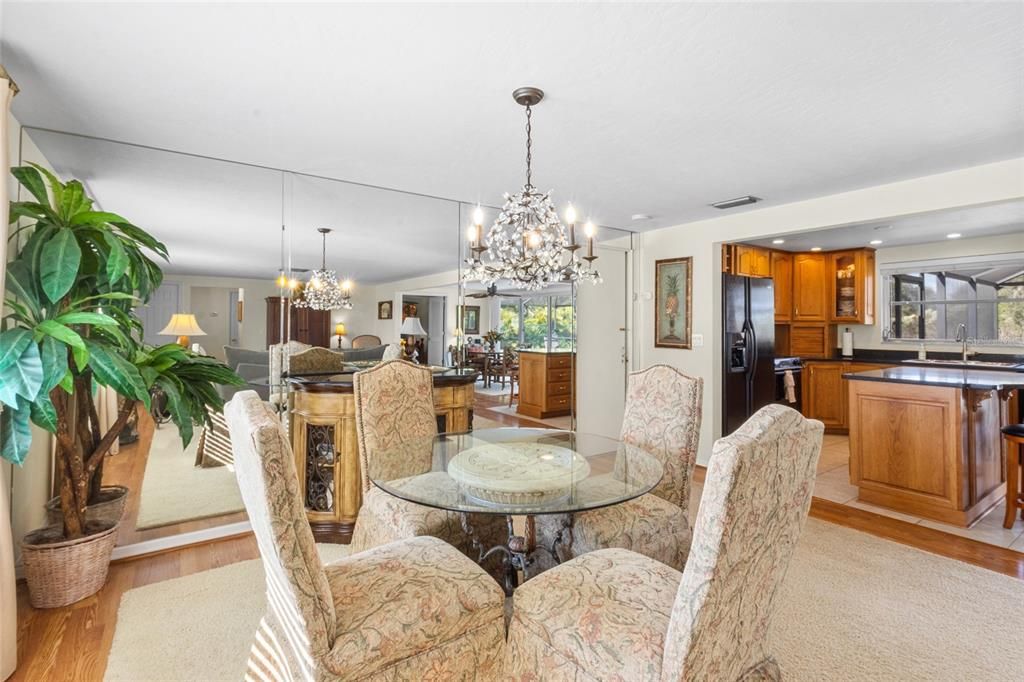 For Sale: $469,900 (2 beds, 2 baths, 1299 Square Feet)