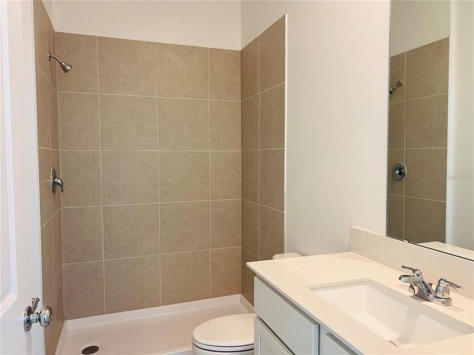 出租: $1,300 (1 贝兹, 1 浴室, 2109 平方英尺)