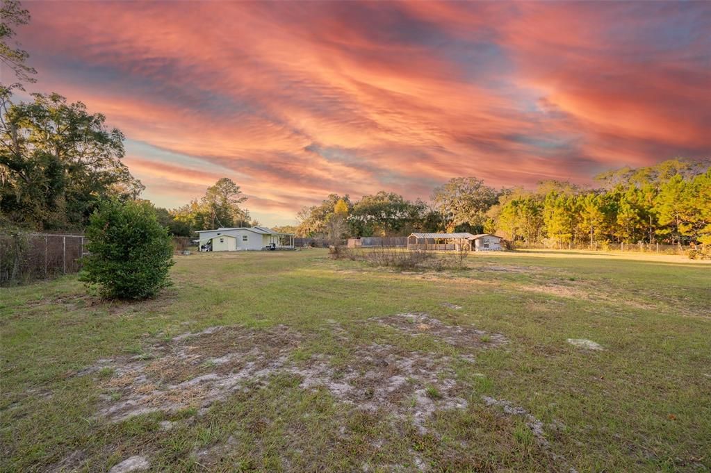 For Sale: $260,000 (3 beds, 2 baths, 758 Square Feet)