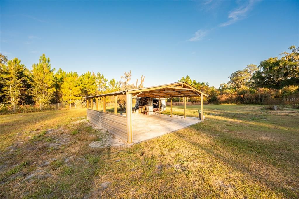 For Sale: $260,000 (3 beds, 2 baths, 758 Square Feet)