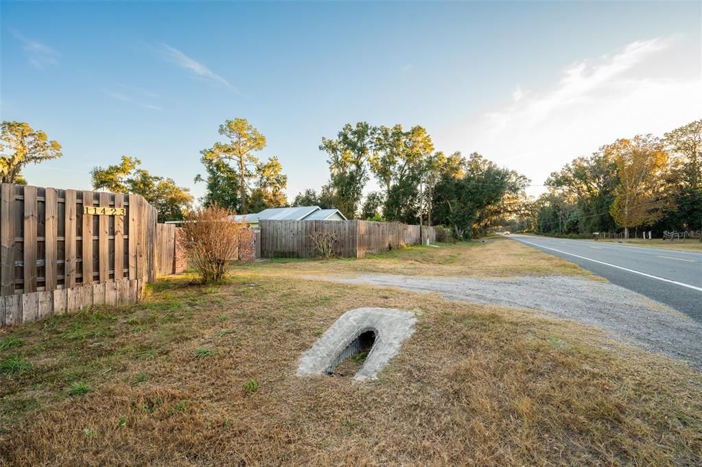 For Sale: $260,000 (3 beds, 2 baths, 758 Square Feet)