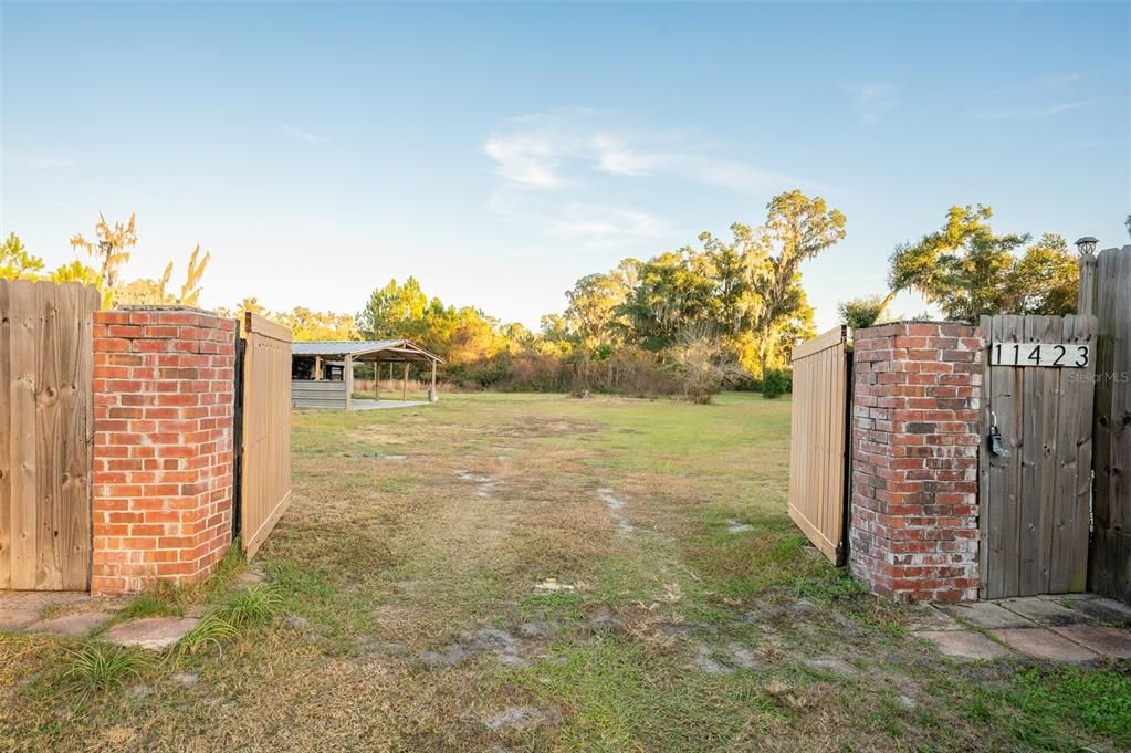 For Sale: $260,000 (3 beds, 2 baths, 758 Square Feet)