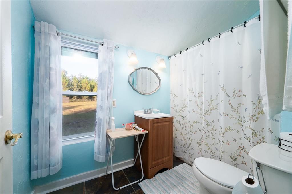 For Sale: $260,000 (3 beds, 2 baths, 758 Square Feet)