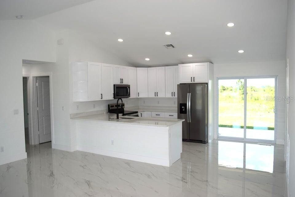 Active With Contract: $369,900 (3 beds, 2 baths, 1400 Square Feet)