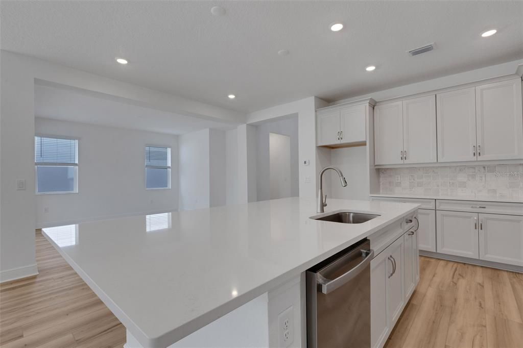 待售: $849,999 (4 贝兹, 3 浴室, 3661 平方英尺)