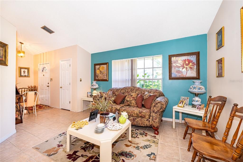 For Sale: $395,000 (3 beds, 2 baths, 1694 Square Feet)