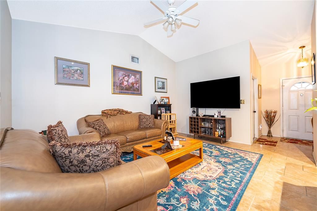 For Sale: $395,000 (3 beds, 2 baths, 1694 Square Feet)