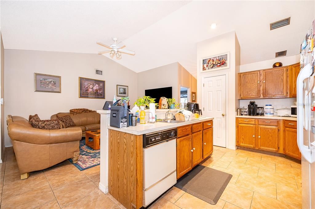 For Sale: $395,000 (3 beds, 2 baths, 1694 Square Feet)