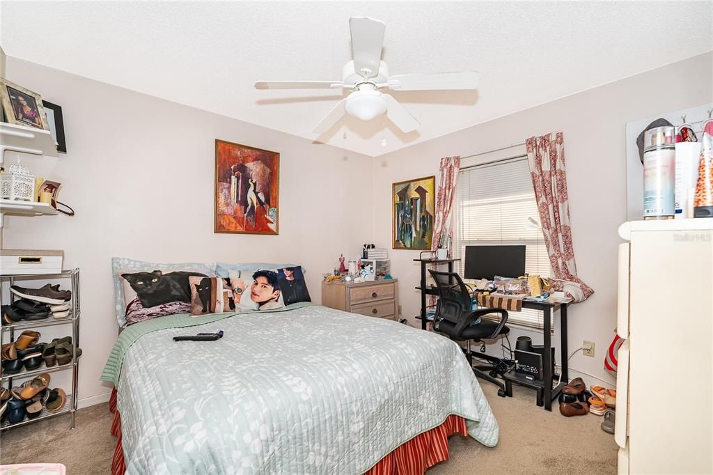 Activo con contrato: $389,500 (3 camas, 2 baños, 1694 Pies cuadrados)