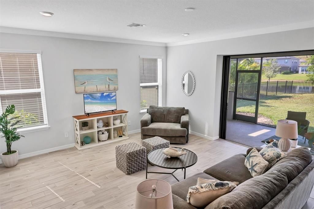 For Sale: $709,000 (5 beds, 4 baths, 3422 Square Feet)