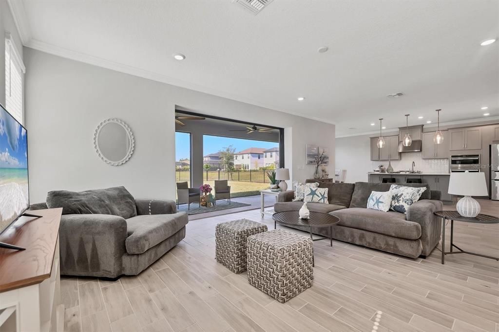 For Sale: $709,000 (5 beds, 4 baths, 3422 Square Feet)