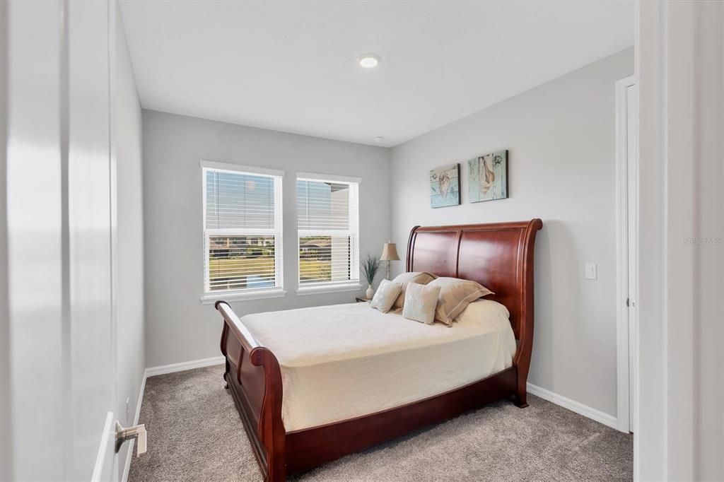 For Sale: $709,000 (5 beds, 4 baths, 3422 Square Feet)