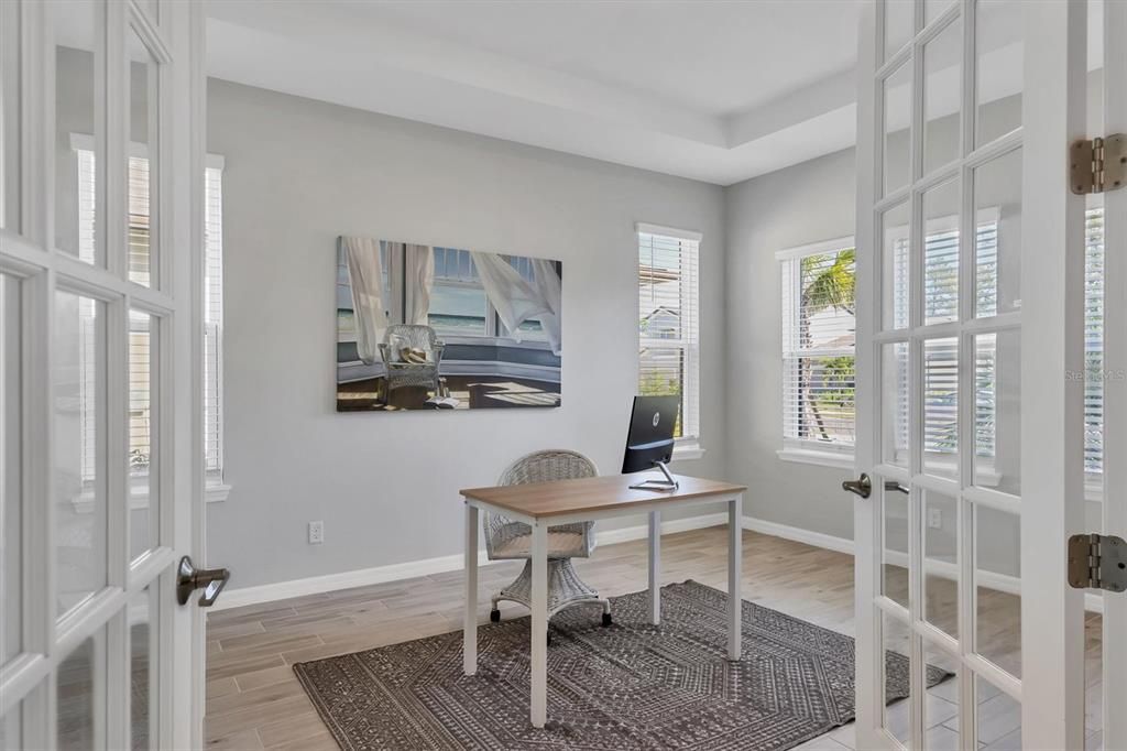 For Sale: $709,000 (5 beds, 4 baths, 3422 Square Feet)