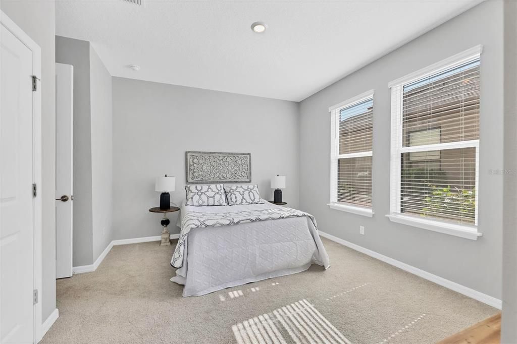 For Sale: $709,000 (5 beds, 4 baths, 3422 Square Feet)