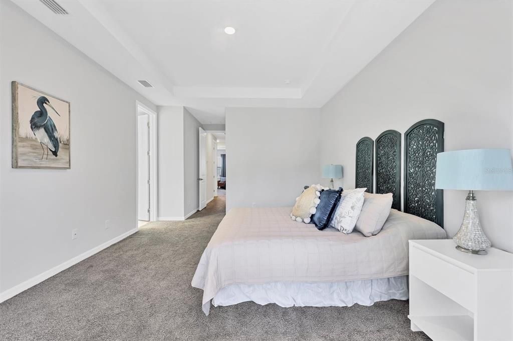 For Sale: $709,000 (5 beds, 4 baths, 3422 Square Feet)