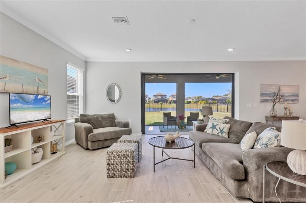 For Sale: $709,000 (5 beds, 4 baths, 3422 Square Feet)