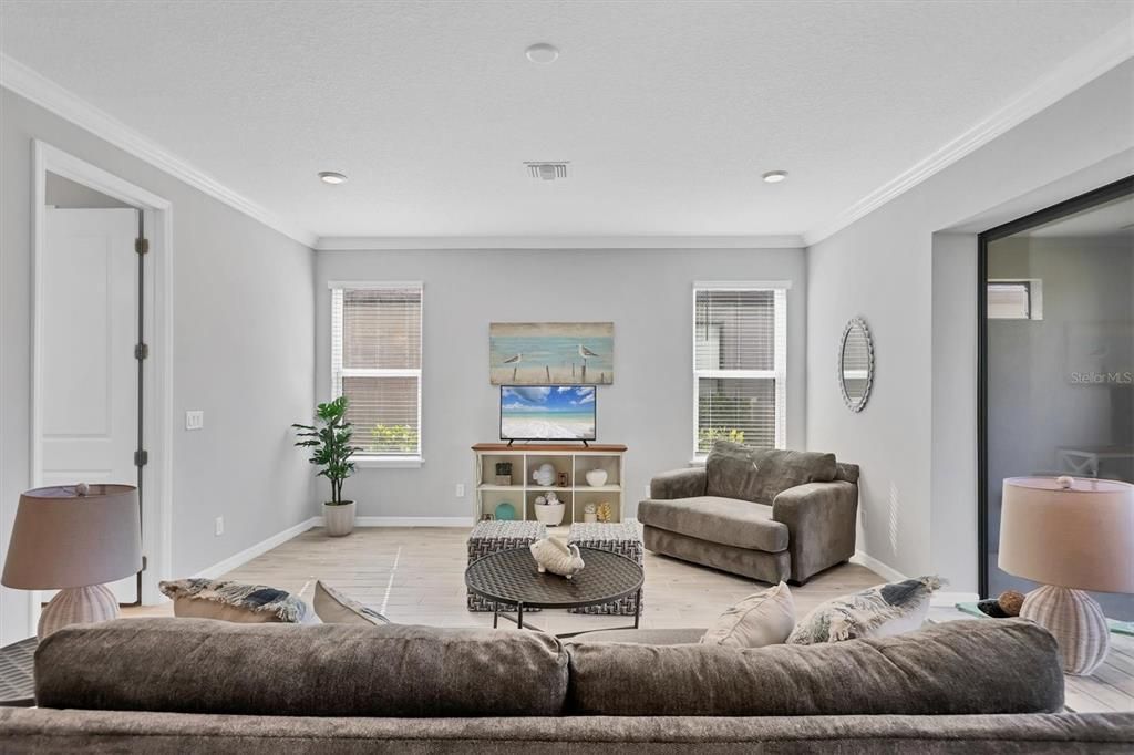 For Sale: $709,000 (5 beds, 4 baths, 3422 Square Feet)