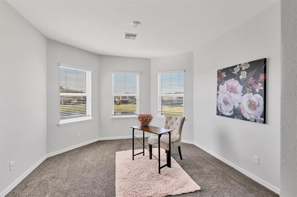 For Sale: $709,000 (5 beds, 4 baths, 3422 Square Feet)