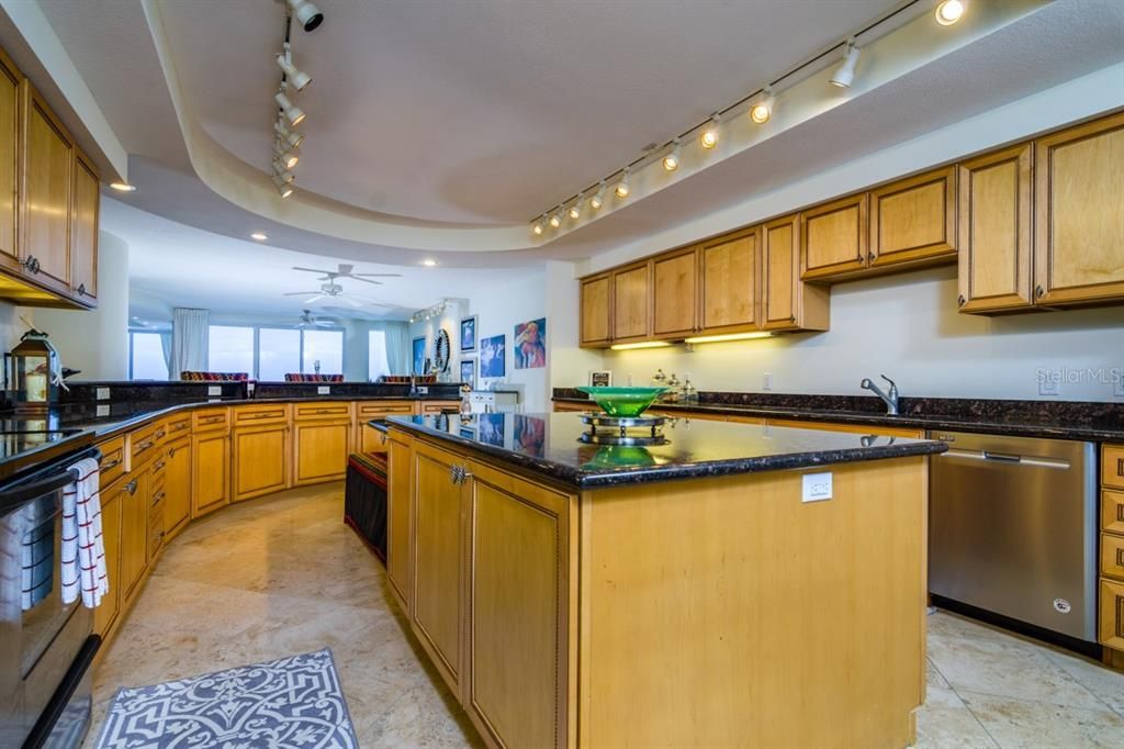 For Rent: $15,000 (4 beds, 4 baths, 4656 Square Feet)