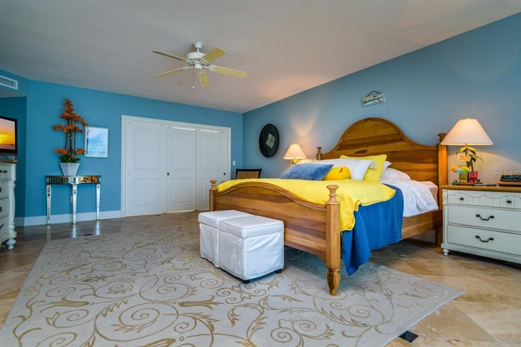 For Rent: $15,000 (4 beds, 4 baths, 4656 Square Feet)