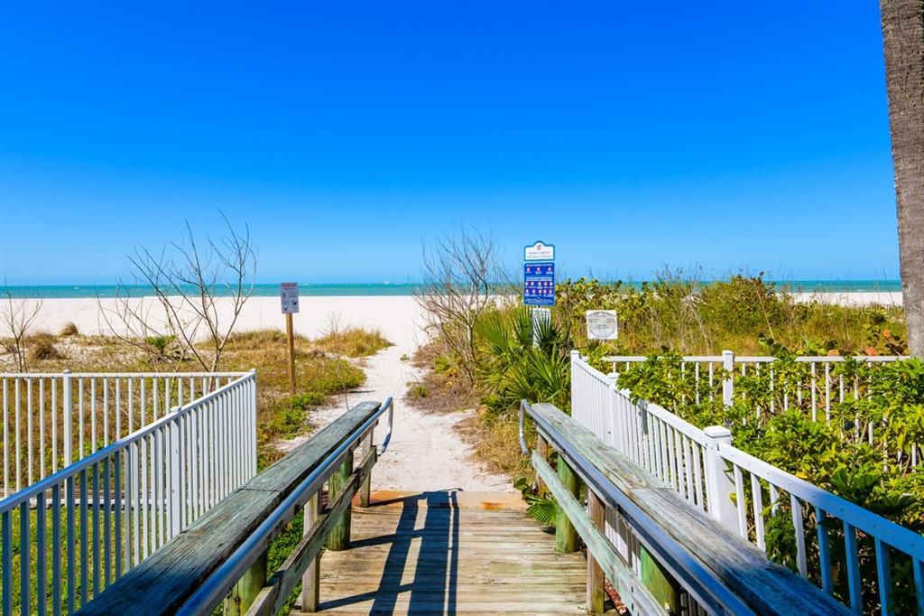 For Rent: $15,000 (4 beds, 4 baths, 4656 Square Feet)