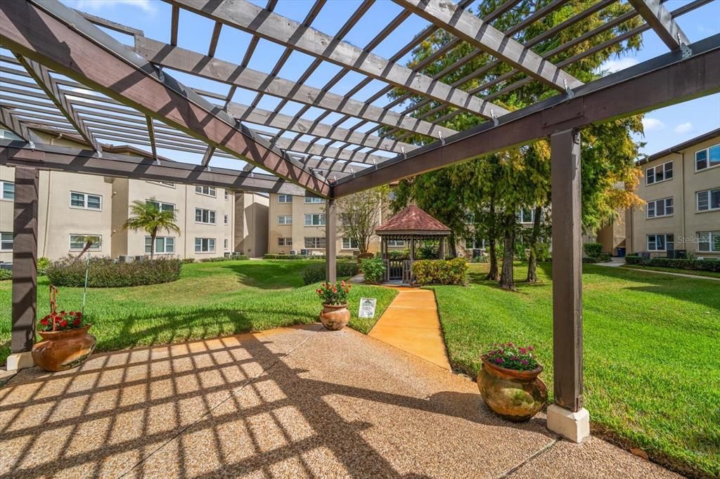 En Venta: $142,000 (2 camas, 1 baños, 865 Pies cuadrados)