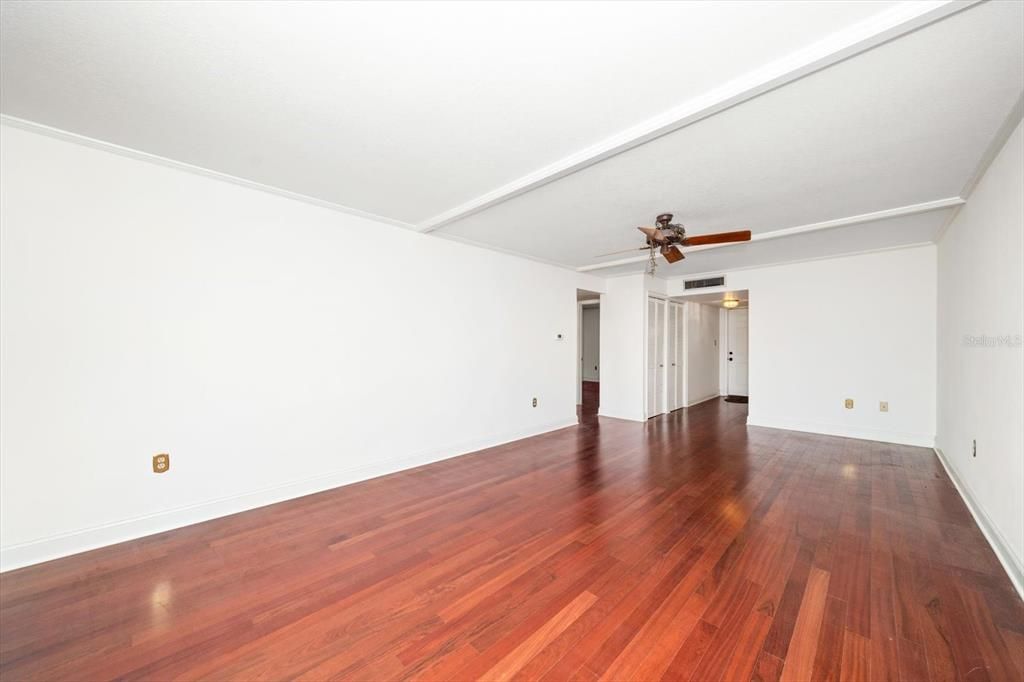 En Venta: $142,000 (2 camas, 1 baños, 865 Pies cuadrados)