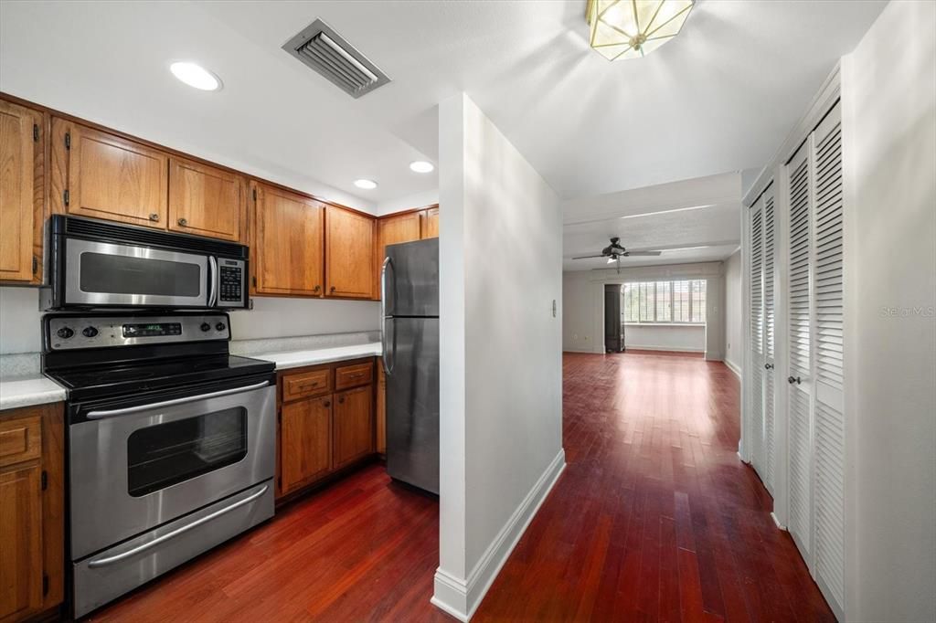 En Venta: $142,000 (2 camas, 1 baños, 865 Pies cuadrados)