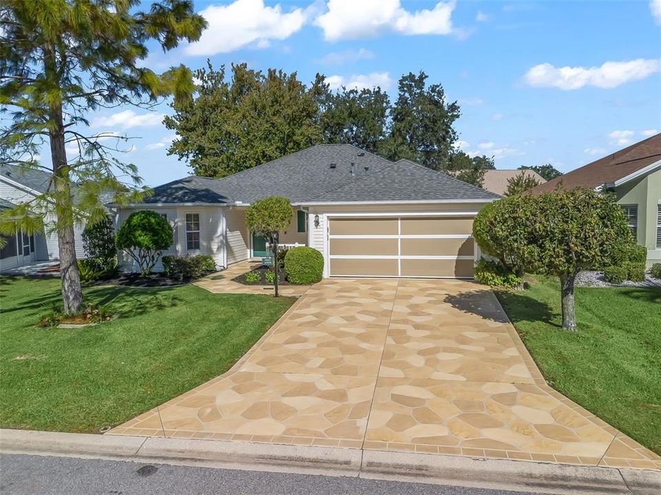 For Sale: $379,900 (3 beds, 2 baths, 1855 Square Feet)