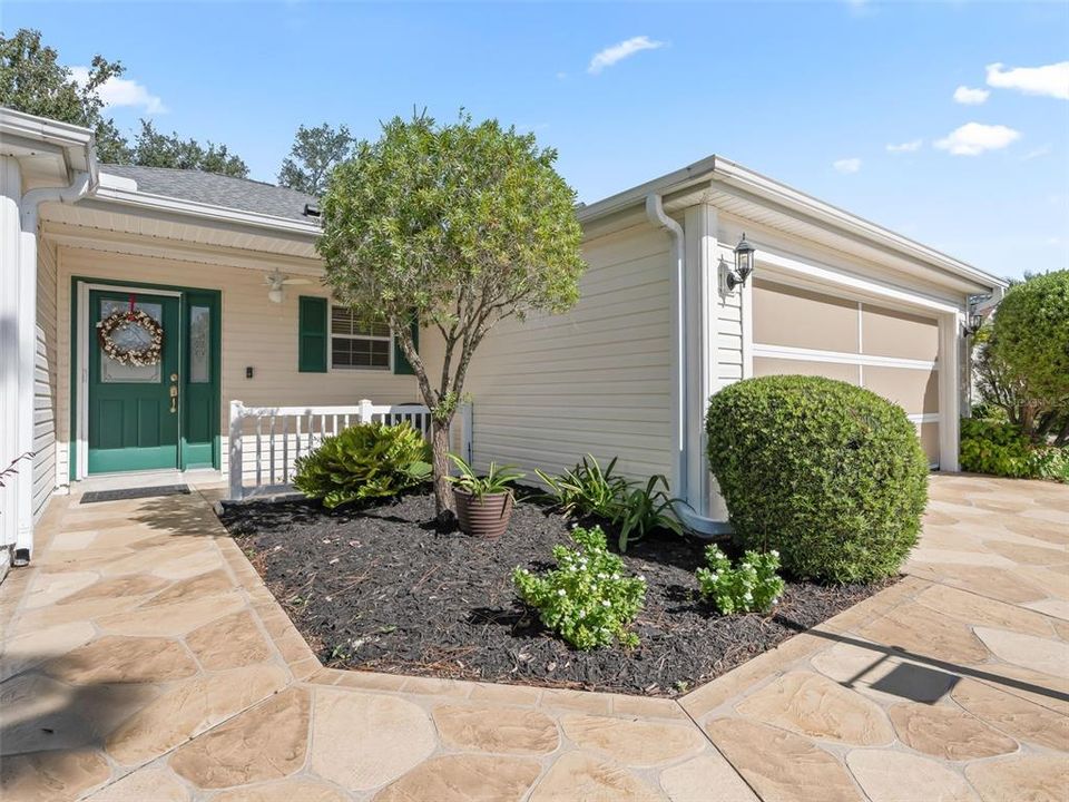 For Sale: $379,900 (3 beds, 2 baths, 1855 Square Feet)