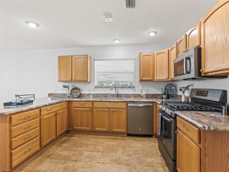 For Sale: $379,900 (3 beds, 2 baths, 1855 Square Feet)