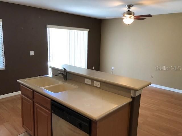 En Renta: $2,250 (3 camas, 2 baños, 1729 Pies cuadrados)