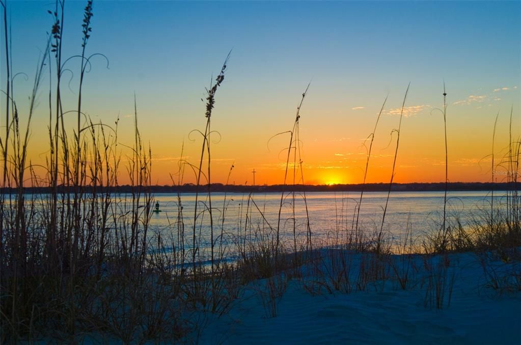 Active With Contract: $769,000 (3 beds, 2 baths, 1596 Square Feet)