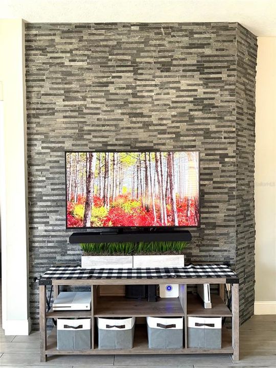 For Sale: $225,000 (2 beds, 2 baths, 1117 Square Feet)