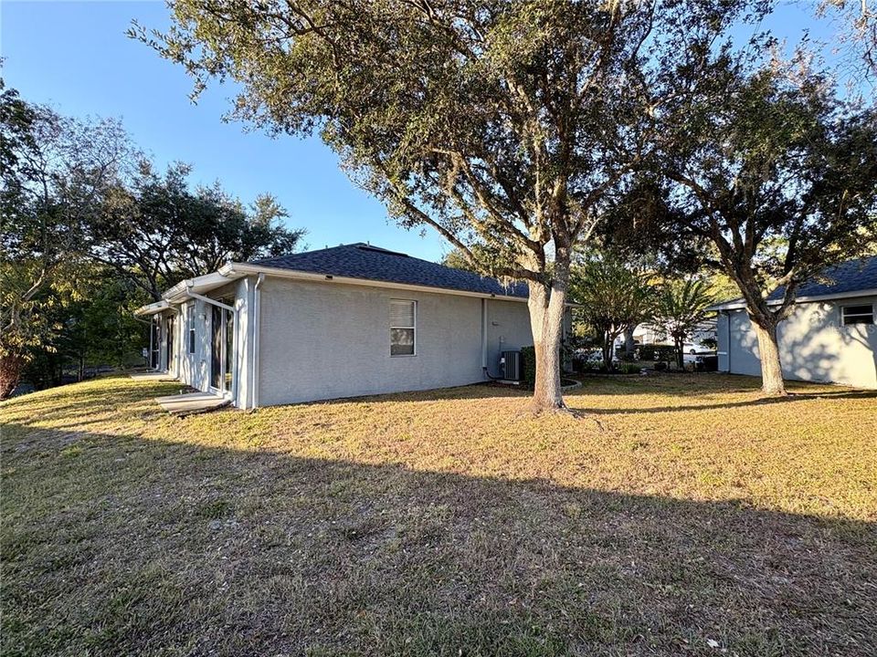 For Sale: $225,000 (2 beds, 2 baths, 1117 Square Feet)