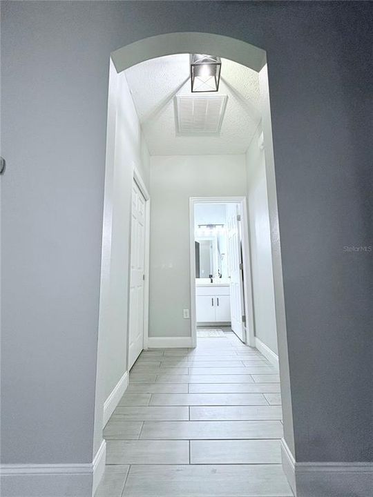 For Sale: $225,000 (2 beds, 2 baths, 1117 Square Feet)