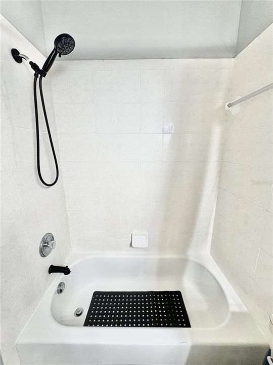 For Sale: $225,000 (2 beds, 2 baths, 1117 Square Feet)