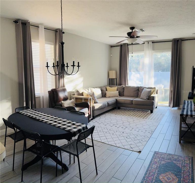 For Sale: $225,000 (2 beds, 2 baths, 1117 Square Feet)