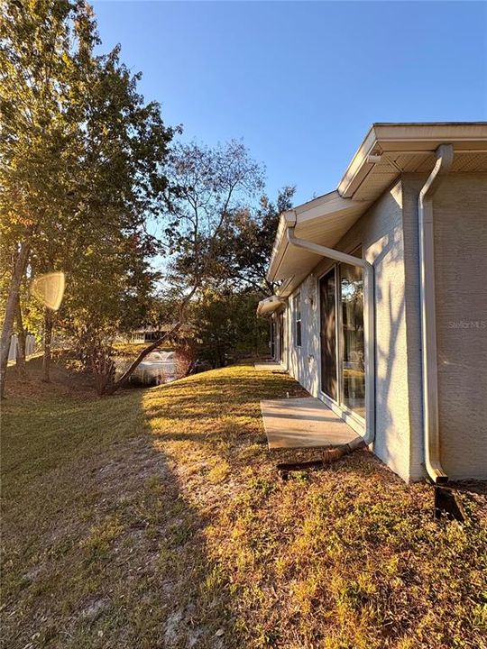 For Sale: $225,000 (2 beds, 2 baths, 1117 Square Feet)