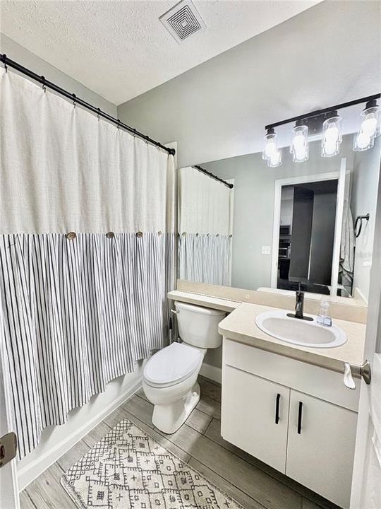 For Sale: $225,000 (2 beds, 2 baths, 1117 Square Feet)