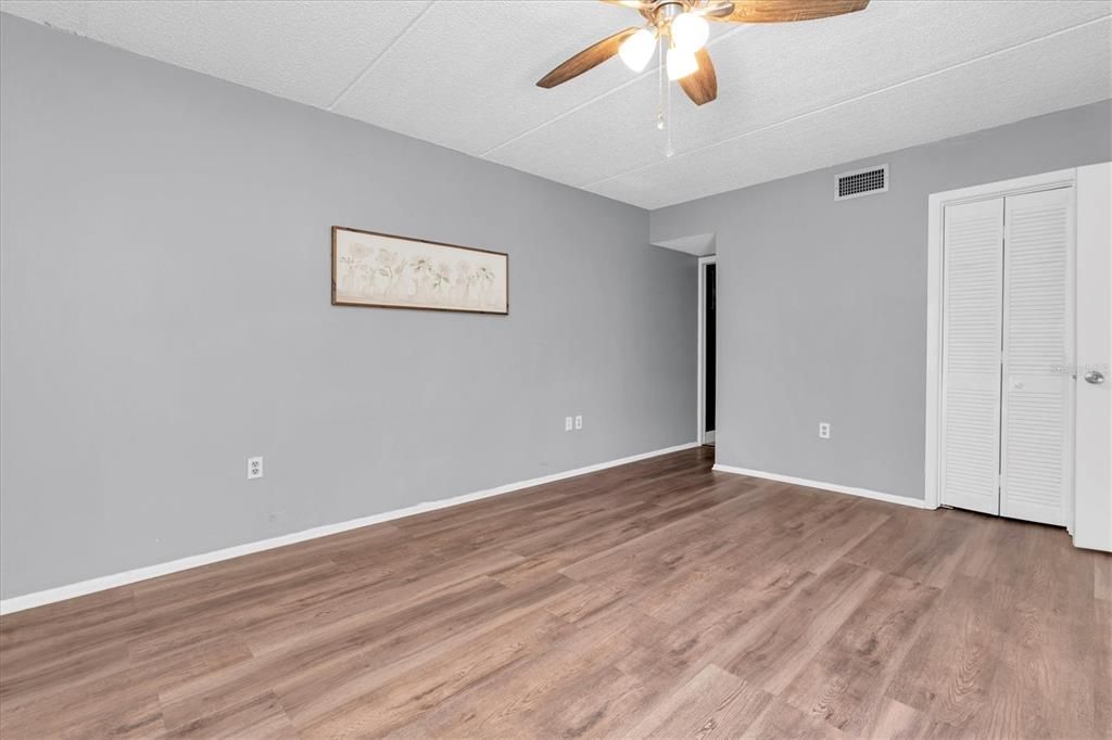 For Sale: $173,000 (2 beds, 2 baths, 1054 Square Feet)