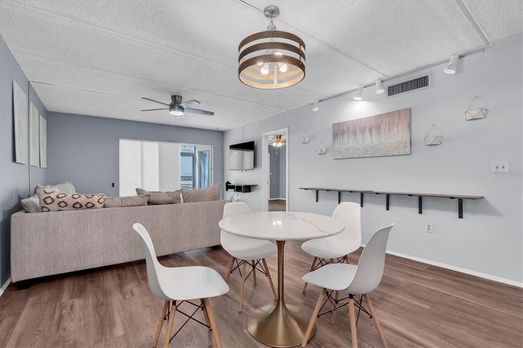 For Sale: $173,000 (2 beds, 2 baths, 1054 Square Feet)