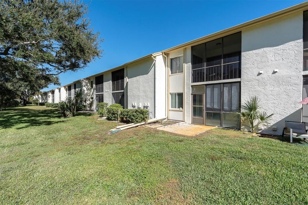 For Sale: $173,000 (2 beds, 2 baths, 1054 Square Feet)