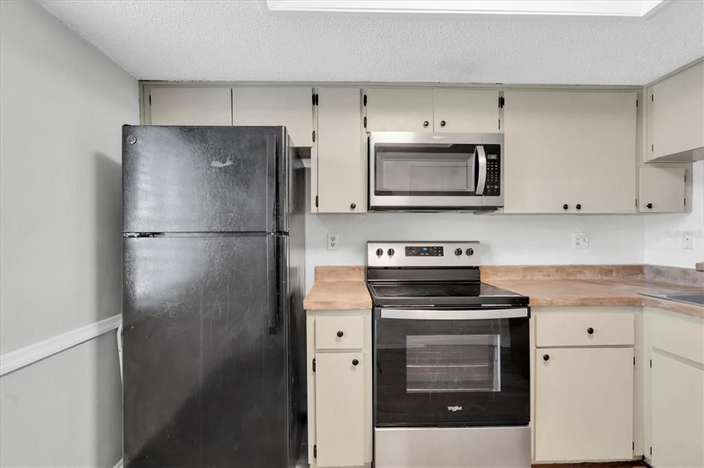 For Sale: $173,000 (2 beds, 2 baths, 1054 Square Feet)