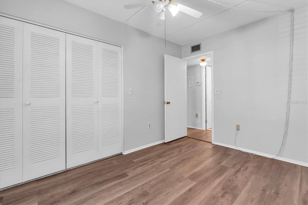 For Sale: $173,000 (2 beds, 2 baths, 1054 Square Feet)