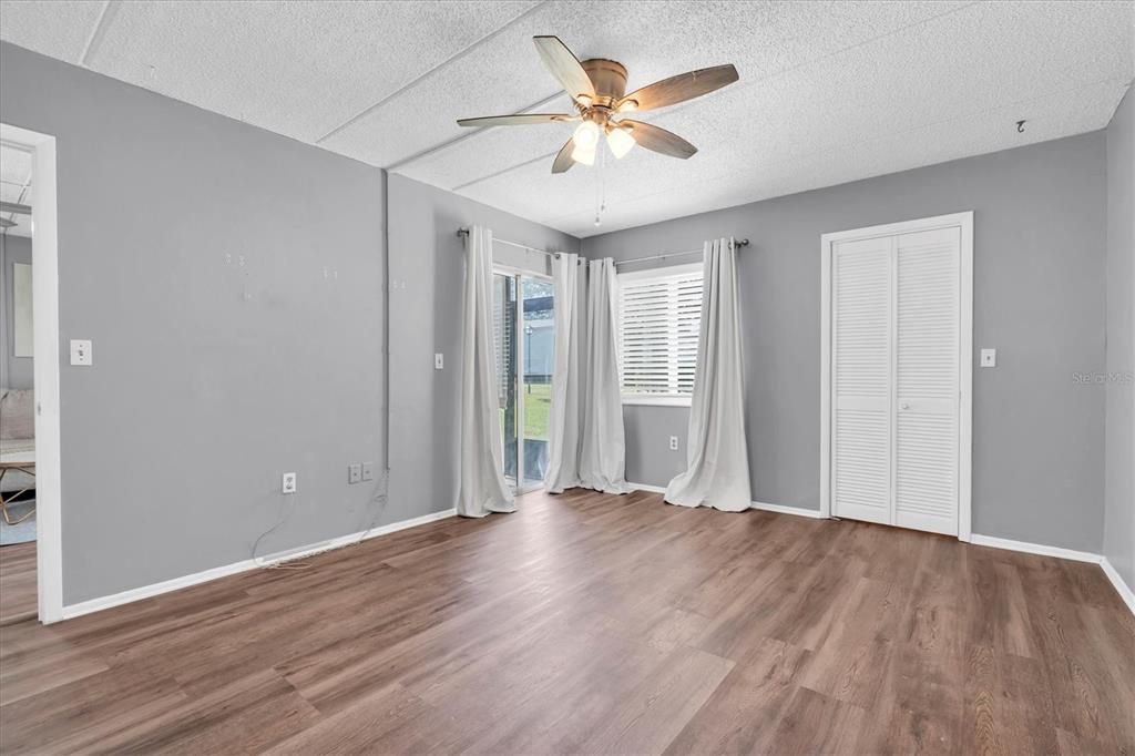 For Sale: $173,000 (2 beds, 2 baths, 1054 Square Feet)