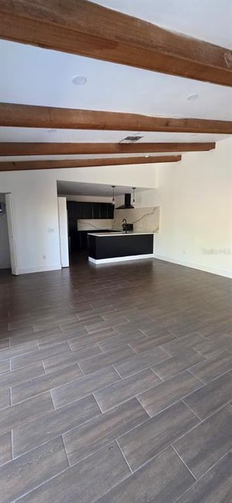 出租: $1,600 (2 贝兹, 2 浴室, 1008 平方英尺)