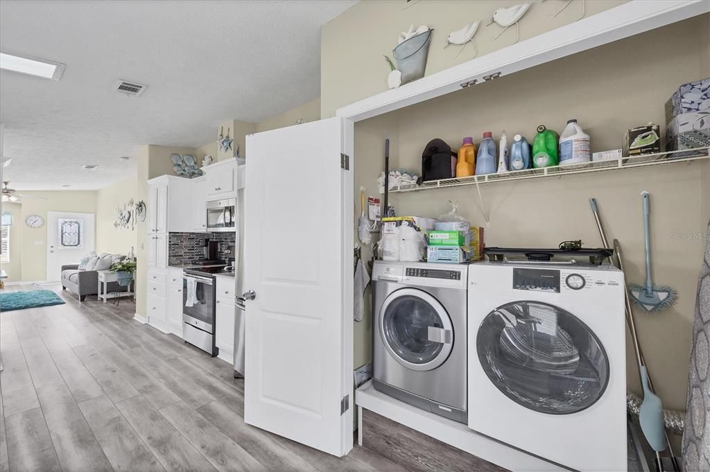 For Sale: $199,900 (2 beds, 2 baths, 1134 Square Feet)