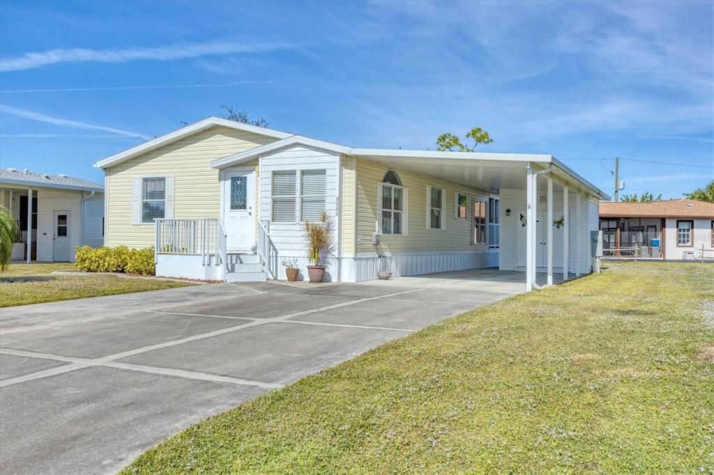 For Sale: $199,900 (2 beds, 2 baths, 1134 Square Feet)